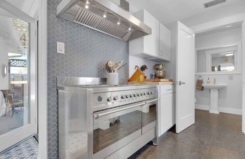 Paso Robles House | MiDCENTURY MaNOR-Hot Tub & 5 Blocks to Town Center