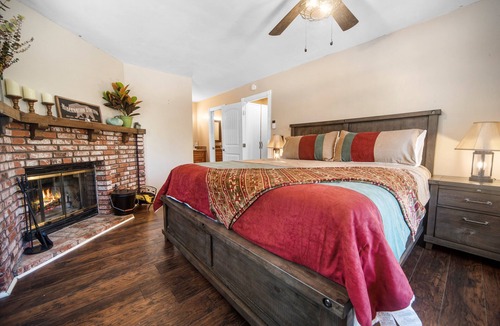 Woodlands Ski Chalet | Middle Bear Chalet -Perfect getaway for a weekend in the mountains!