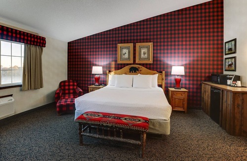 Johnston Hotel | Midwest Lodge Escape With Modern Comforts | 0.5 mi to Texas Roadhouse