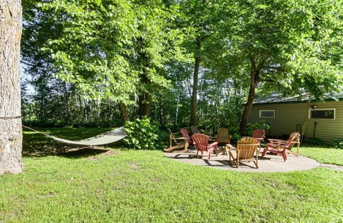 Garrison House | Mille Lacs Lake Cabin w/Private Dock & Fire Pit