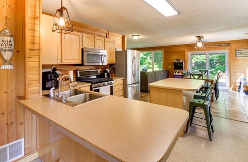 Garrison House | Mille Lacs Lake Cabin w/Private Dock & Fire Pit