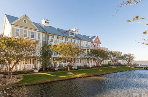 Sunset Island House | Mini Weeks Stays Available Sunset Island 30 Canal Side Mews West