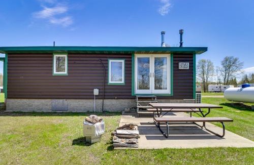 Puposky House | Minnesota Lake Escape! Waterside Resort Cabin
