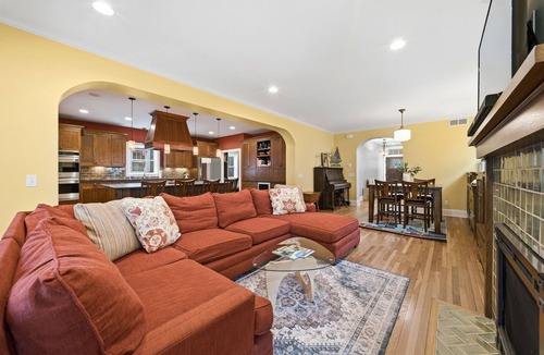 Linden Hills House | MINNeSTAY* Casa Roja