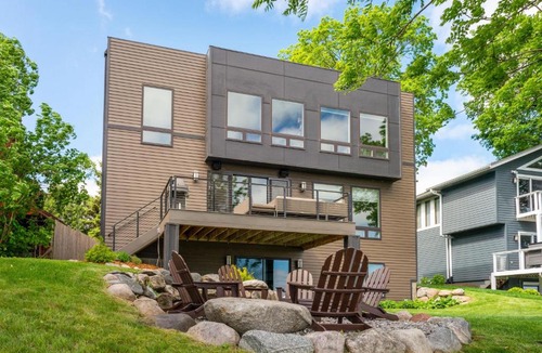 Mound House | Minnestay-Lakefront Luxury