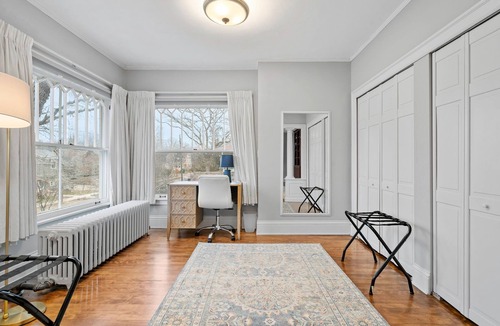 Kenwood House | MINNeSTAY* Sapphire Estate | Luxury | Cedar Lake