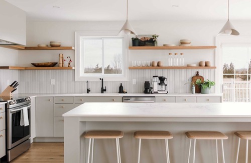 Prince Edward House | Minutes to Sandbanks Beach & Wineries Cold Plunge