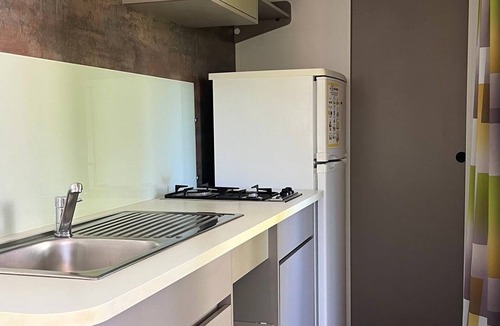 Angicourt House | Mobile Home for 4 with Terrace