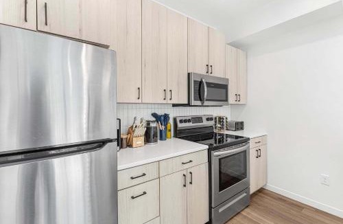 St. Anthony West Apartment | Modern 1BD Near DT & UMN Gym Street Parking