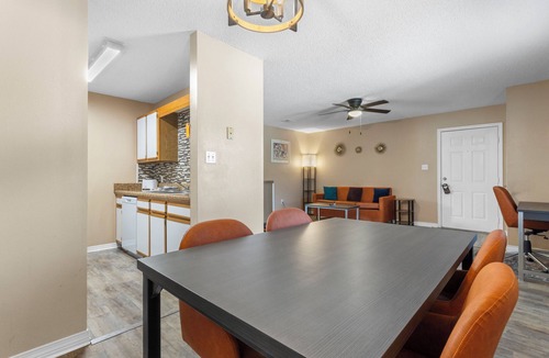 D'Iberville Apartment | Modern 2-Bedroom Villa with WiFi, Kitchen, Pool apartment in D'Iberville