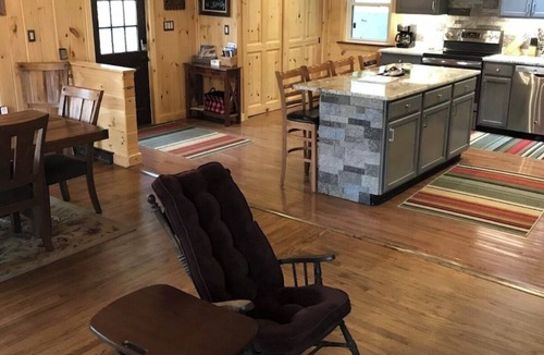 Carroll Valley Cabin | Modern 4-bedroom cabin close to Liberty Mountain