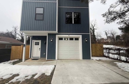 Bowie House | Modern 4-Level House near DC & Annapolis