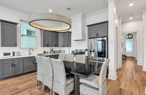 Bywater House | Modern 5BR Haven, Sleeps 10 guests + Private Pool