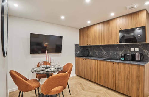 17th Arrondissement Apartment | Modern Apartment Center of Paris Montmartre