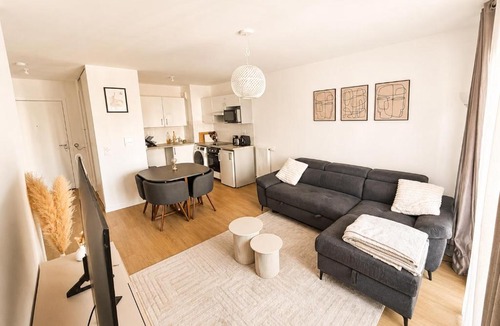 Clichy-Sous-Bois Apartment | Modern apartment close to Paris and Disney