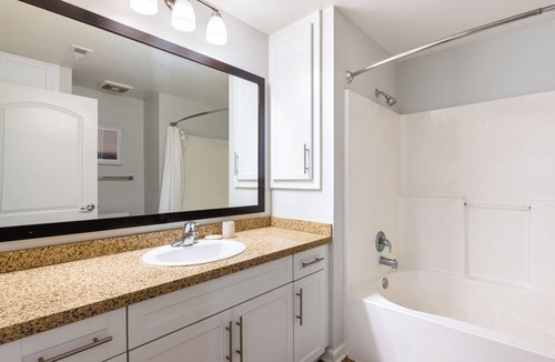 Oxnard Apartment | Modern Apartment in Prime Location (ID2411X73)