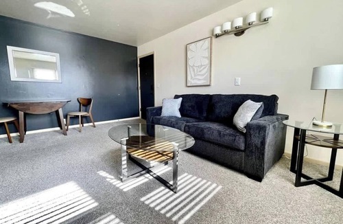 Joslyn Castle Apartment | Modern Apartment Steps from UNMC & Dining