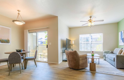 Rhodes Ranch Apartment | Modern Apartment in Prime Location (ID6172X20)