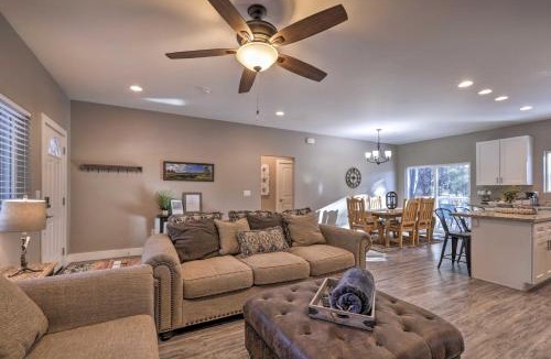 Kachina Village House | Modern Cabin in the Woods - 10 Miles to Flagstaff!
