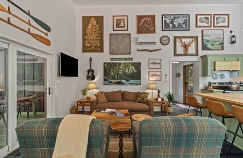 Tylertown House | Modern Cabin on Clear Creek | Forest | Sandbars