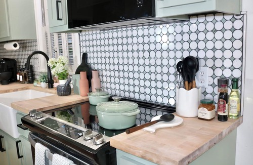 Mobile Cottage | Modern Cottage Midtown Mobile 3BR, 1BA Screened Porch with Ping Pong Near DT