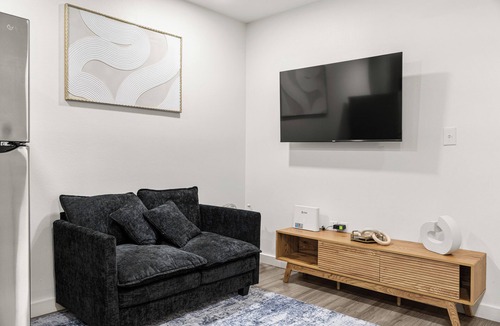 Shenandoah Apartment | Modern & Cozy 1 Bedroom Apartment in Baton Rouge