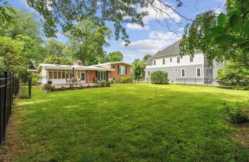 McLean House | Modern DC City Home in McLean