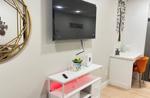 El Cajon House | Modern El Cajon Retreat | Near SDSU and Zoo