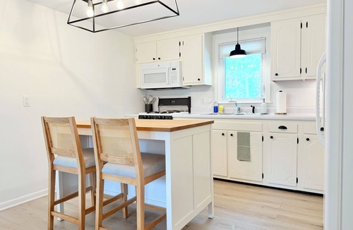 West Yarmouth House | Modern Family Friendly Cape Cod Retreat Outdoor Shower 5 Min to Beach & More