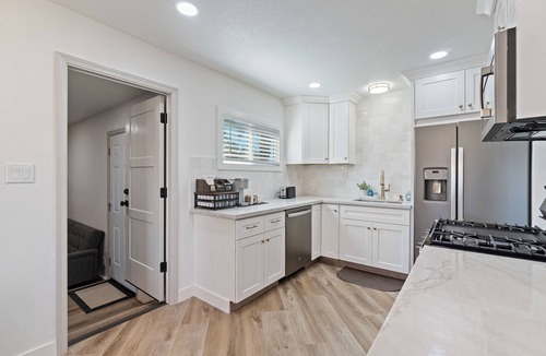 Clovis House | Modern Family Retreat in Clovis - Near Old Town & Gateway to Yosemite & Sequoia