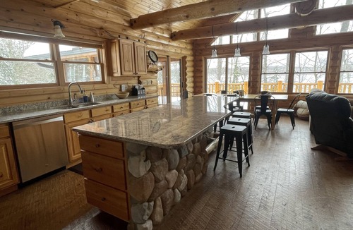 Hayward Cabin | Modern Log House-Nelson Lake Hayward, WI