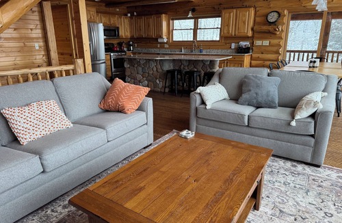 Hayward Cabin | Modern Log House-Nelson Lake Hayward, WI