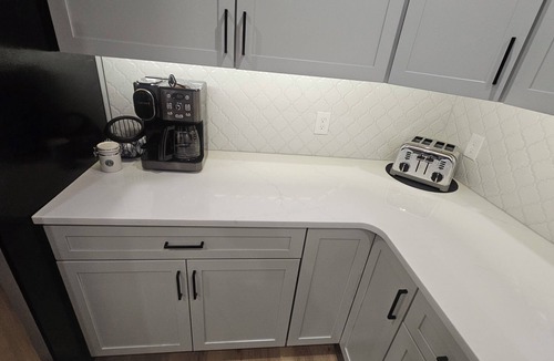 Ames House | Modern Luxe Near Campus ‐ EV Charger-Stylish Stay
