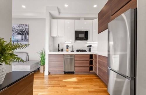Fenway–Kenmore Apartment | Modern Luxury 2BR | King + Queen | Suite 8