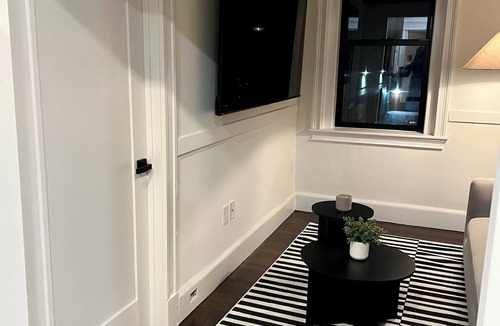Quincy Apartment | Modern Luxury Apartment in City