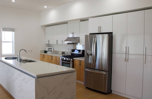 Sherman Oaks House | Modern Mountain View Oasis in Los Angeles