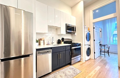 Downtown Apartment | Modern One-Bedroom with full Kitchen in Downtown Providence