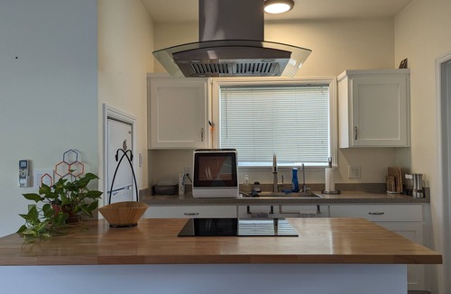 Chico House | Modern, Private Countryside House. Peaceful Nature, Non-Toxic Soaps & Cleaners.
