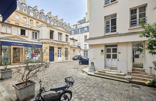 Madeleine Apartment | Modern Studio-Faubourg Saint-Honore