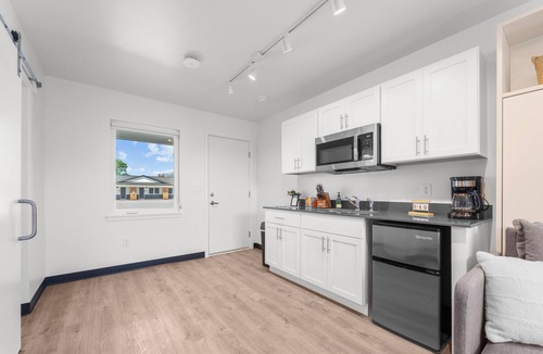 Cedar Falls Apartment | Modern Studio in Cedar Falls