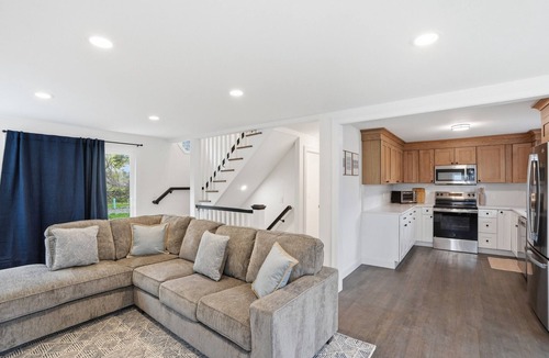 Warren House | Modern Touisset Escape | 3BR with Enclosed Porch