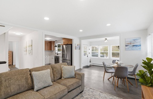 Warren House | Modern Touisset Escape | 3BR with Enclosed Porch