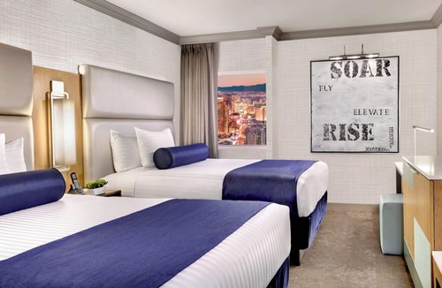 Gateway District House | Modern Unit by Strat Casino Strip Las Vegas