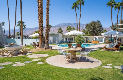 Desert Park Estates House | Monkey Tree Hotel 15