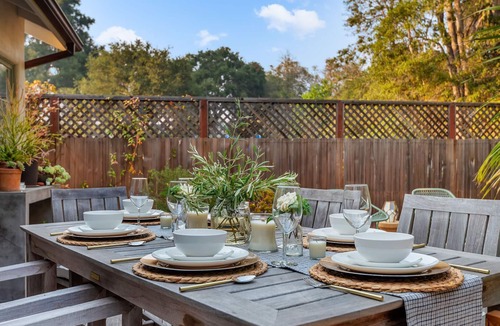 Montecito Cottage | Montecito Beach Holiday - Tropical Coastal Cottage within Walking Distance to Miramar Beach