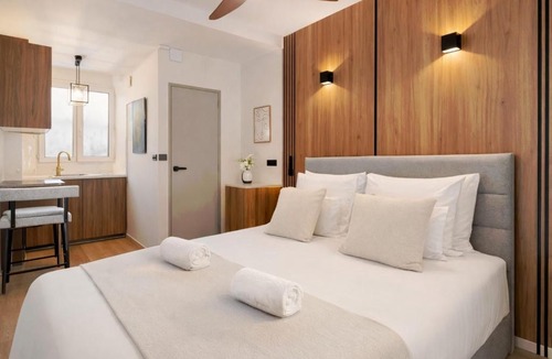 Plaisance Apartment | Montparnasse - Deluxe studio for couples, central Paris