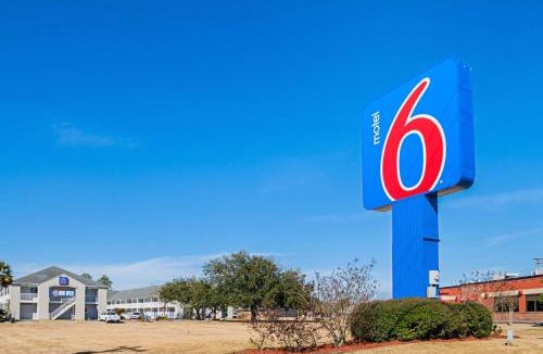 Bay St Louis Hotel | Motel 6-Bay Saint Louis, MS