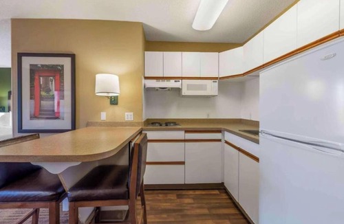 Eagan Hotel | Motel 6 Minneapolis Airport Eagan North MN