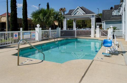 Tillmans Corner Hotel | Motel 6-Mobile, AL