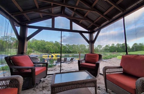 Tyendinaga House | Mozie Park - Your fun romantic destination